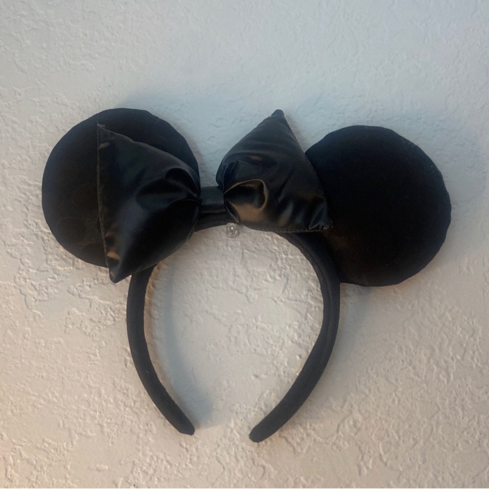 Minnie Ears black polka dot